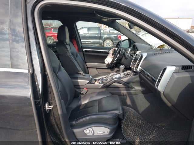2016 PORSCHE CAYENNE WP1AB2A24GLA96989 Photo 4