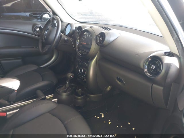 2016 MINI COUNTRYMAN WMWZC3C50GWT08684 Photo 4