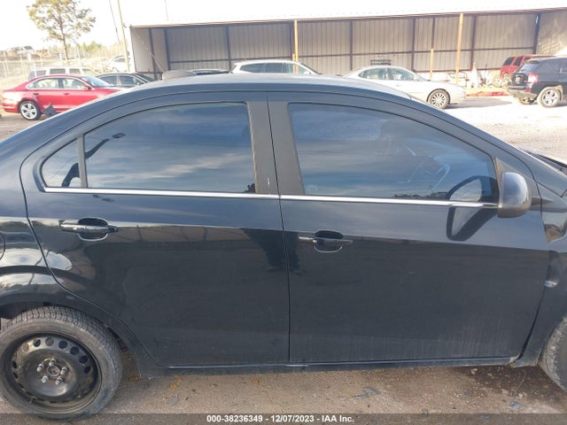 Chevrolet Sonic Premier Auto 2017 1G1JF5SBXH4125907 Image 13
