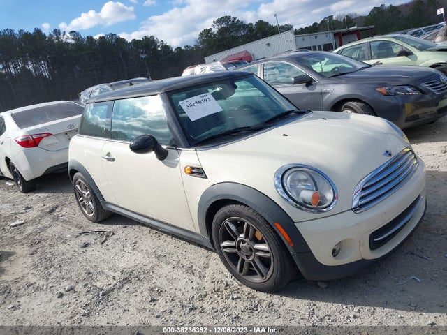 2011 MINI COOPER WMWSU3C53BT253169 Photo 0