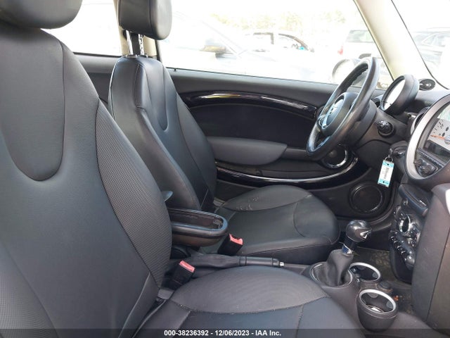 2011 MINI COOPER WMWSU3C53BT253169 Photo 4