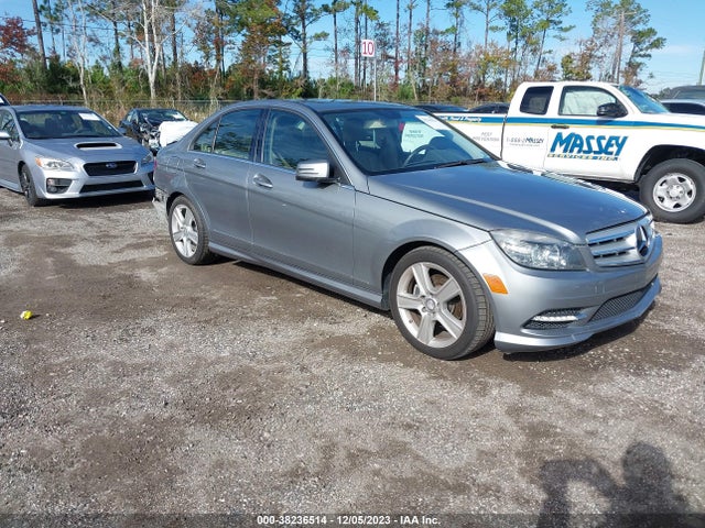 2011 MERCEDES-BENZ C 300 SPORT/LUXURY/ VIN: WDDGF5EB1BF644407