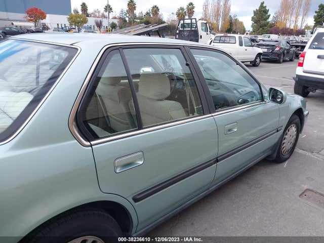 1992 HONDA ACCORD LX/EX VIN: JHMCB7653NC059440