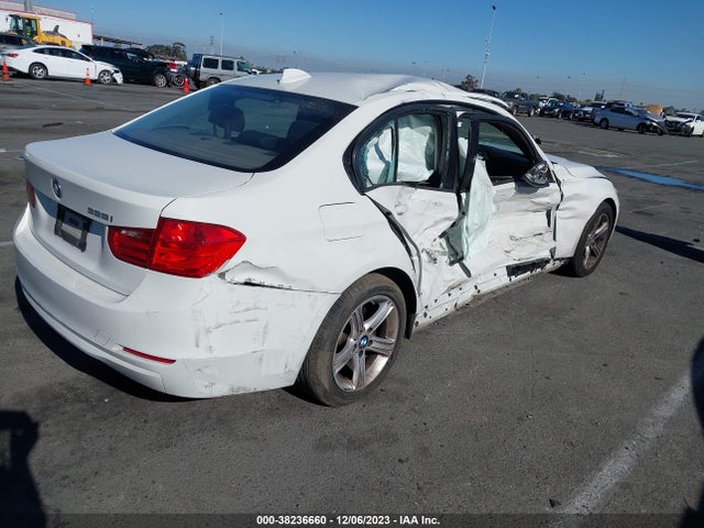 WBA3C1C56EK112960 BMW 328I