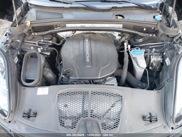 2018 PORSCHE MACAN WP1AA2A50JLB08639 Photo 9