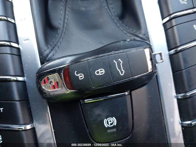 2018 PORSCHE MACAN WP1AA2A50JLB08639 Photo 10