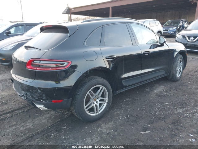 2018 PORSCHE MACAN WP1AA2A50JLB08639 Photo 3