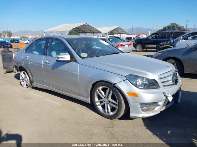 2013 MERCEDES-BENZ C 250 SPORT/LUXURY VIN: WDDGF4HB2DR288833
