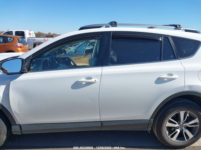 2018 TOYOTA RAV4 XLE VIN: JTMWFREV5JD133221