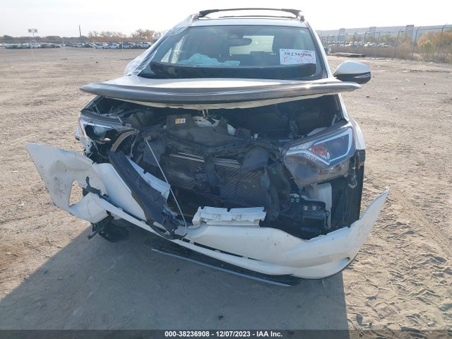 2018 TOYOTA RAV4 XLE VIN: JTMWFREV5JD133221