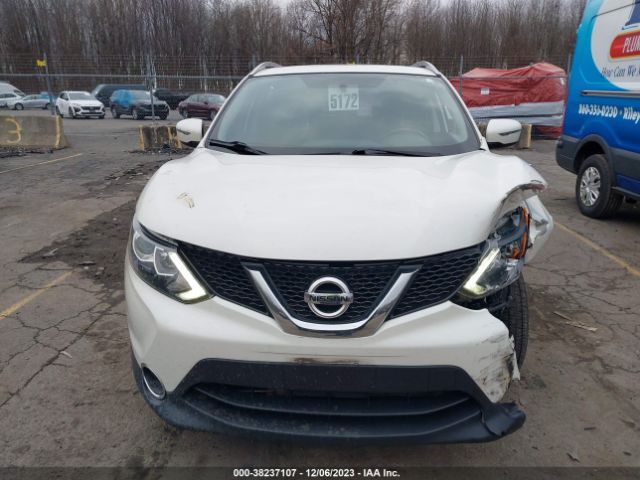 JN1BJ1CR0HW112640 Nissan Rogue Sport Sv