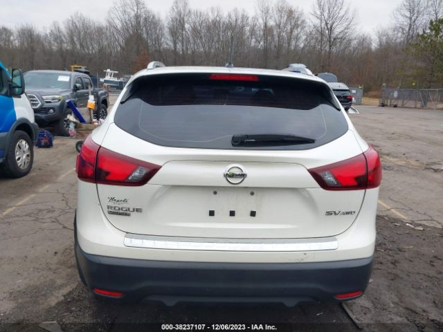 JN1BJ1CR0HW112640 Nissan Rogue Sport Sv