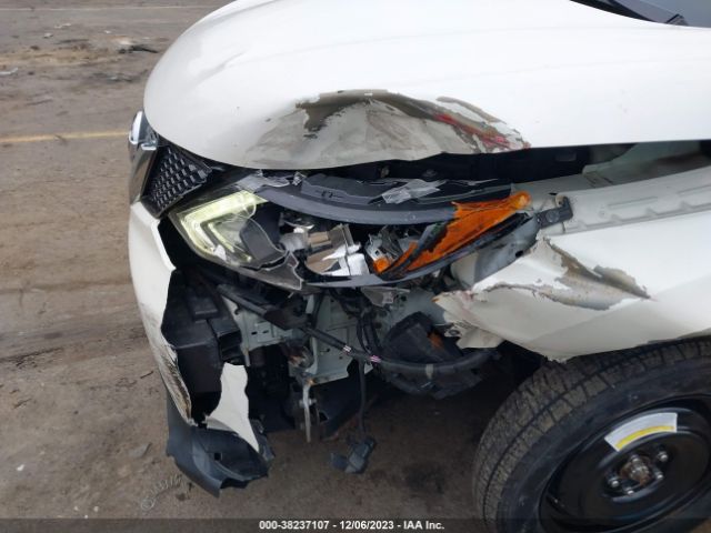 JN1BJ1CR0HW112640 Nissan Rogue Sport Sv