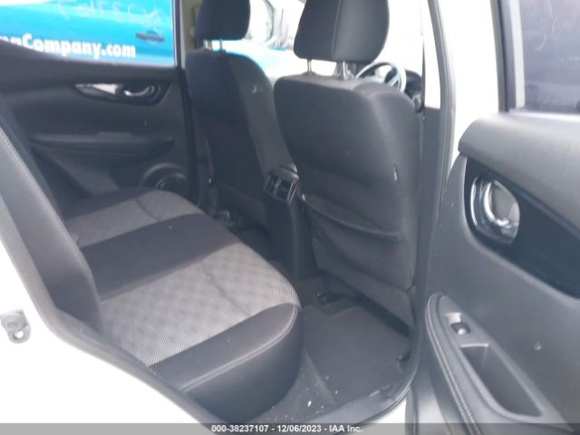 JN1BJ1CR0HW112640 Nissan Rogue Sport Sv