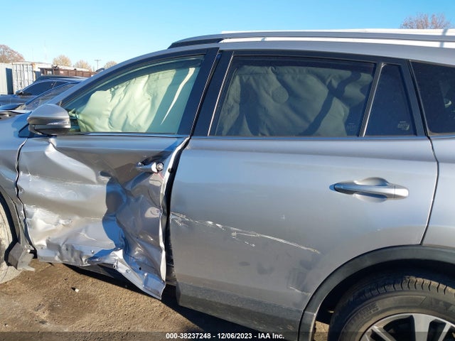 Toyota Rav4 Xle 2018 JTMWFREV2JJ197332 Image 15