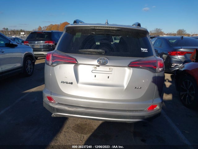 Toyota Rav4 Xle 2018 JTMWFREV2JJ197332 Image 17