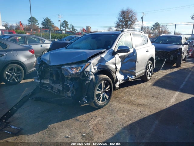 Toyota Rav4 Xle 2018 JTMWFREV2JJ197332 Image 2