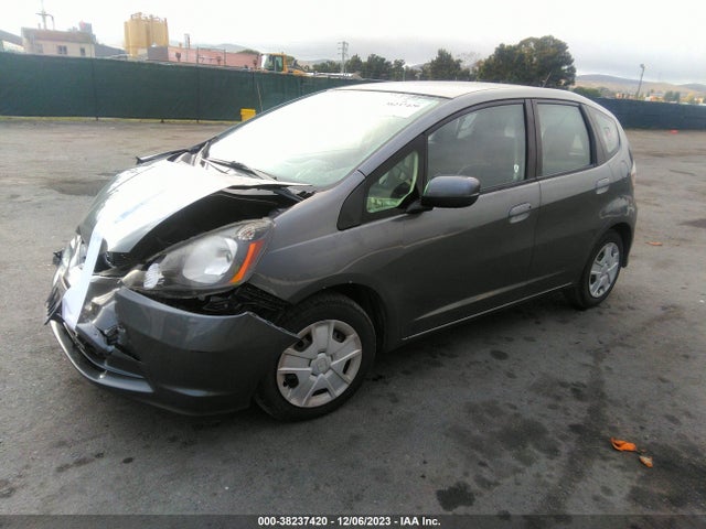 2013 HONDA FIT VIN: JHMGE8H35DC037447