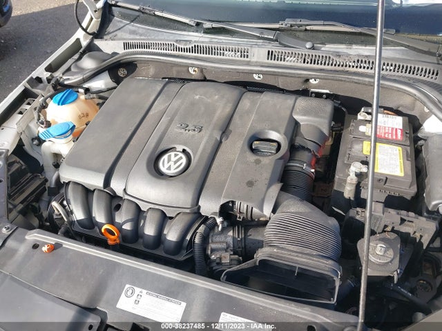 2013 VOLKSWAGEN JETTA 2.5L SE VIN: 3VWDP7AJ3DM353572
