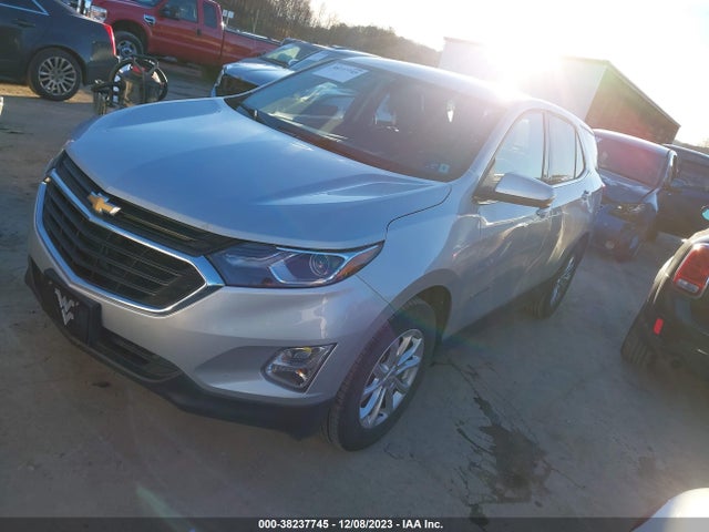 Chevrolet EQUINOX LT 2018 2GNAXSEV2J6302180 Image 2