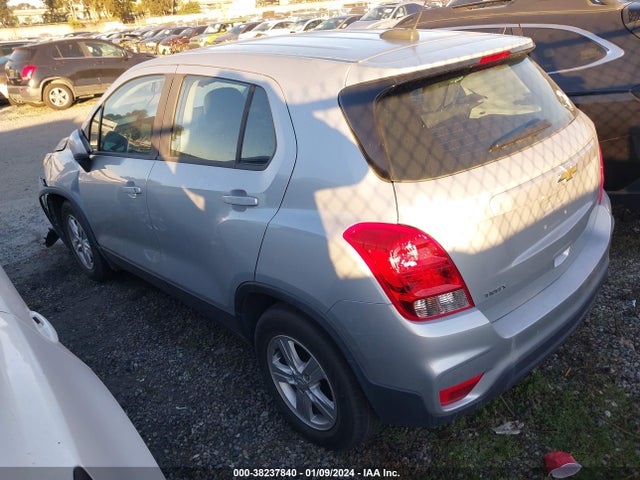 Chevrolet TRAX LS 2019 3GNCJKSB0KL341450 Image 3