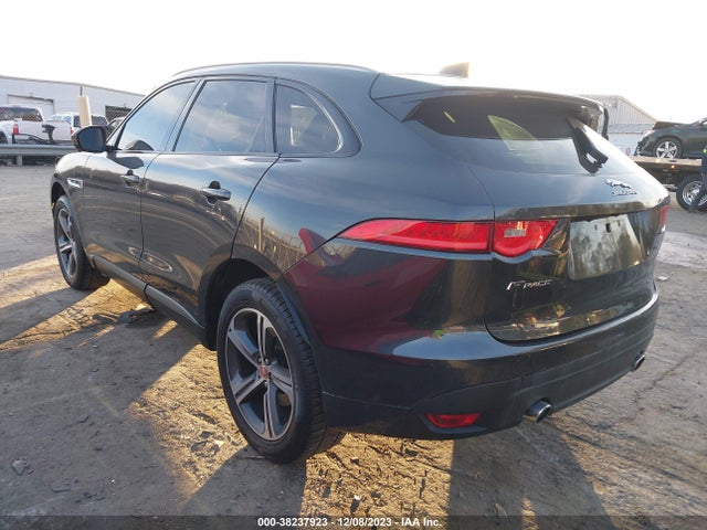 2019 JAGUAR F-PACE SADCL2GX0KA352659 Photo 2