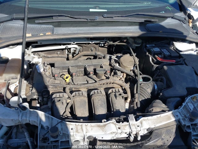 2014 FORD FOCUS SE VIN: 1FADP3K25EL294424