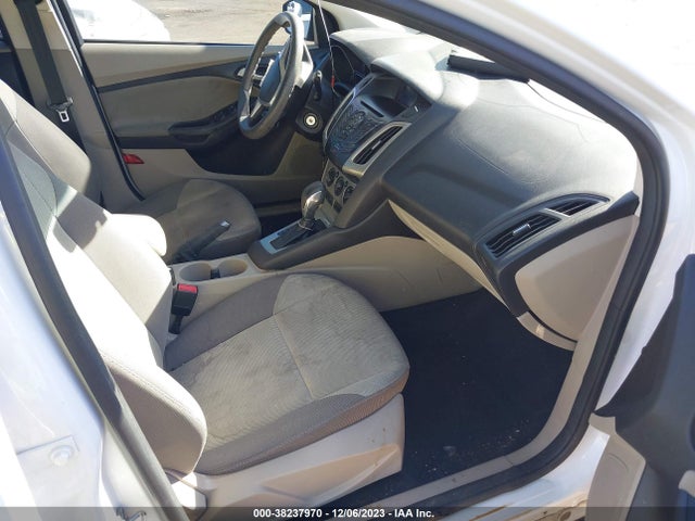 2014 FORD FOCUS SE VIN: 1FADP3K25EL294424