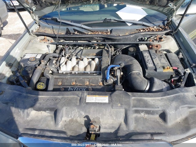 2000 LINCOLN CONTINENTAL VIN: 1LNHM97V8YY801653