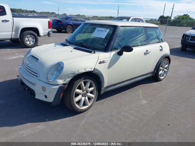 2004 MINI COOPER S WMWRE33424TD89110 Photo 1