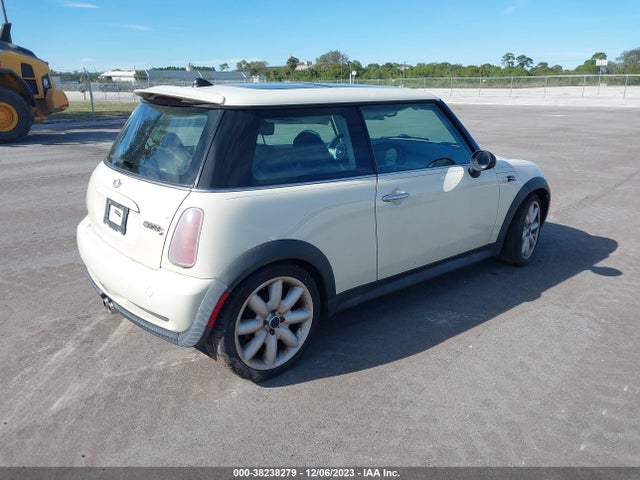 2004 MINI COOPER S WMWRE33424TD89110 Photo 3