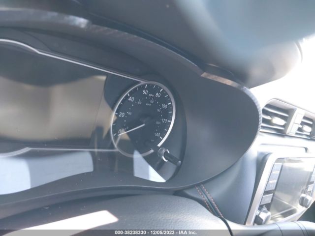 3N1CN8FV8LL915379 Nissan VERSA SR