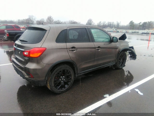 JA4AR3AU4JZ031515 Mitsubishi Outlander Sport 2.0 Es
