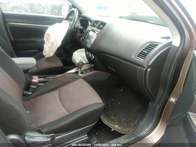 JA4AR3AU4JZ031515 Mitsubishi Outlander Sport 2.0 Es