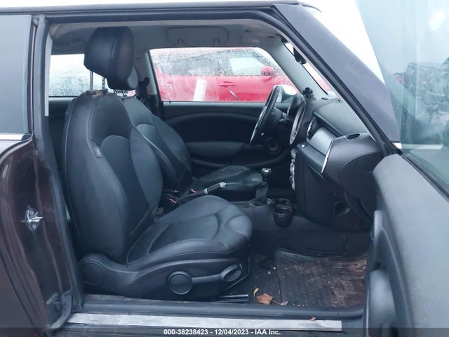 2009 MINI COOPER CLUBMAN WMWML33599TP97892 Photo 4