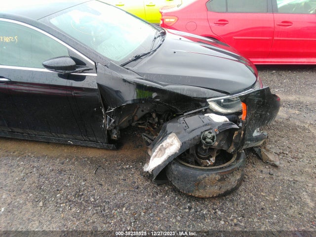 1C3CCCEG8FN624480 Chrysler 200 C
