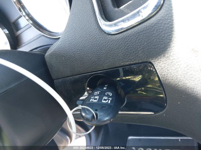 2C4RDGCG5KR758793 Dodge Grand Caravan Sxt