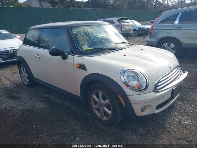 2010 MINI COOPER WMWMF3C50ATZ63888 Photo 0