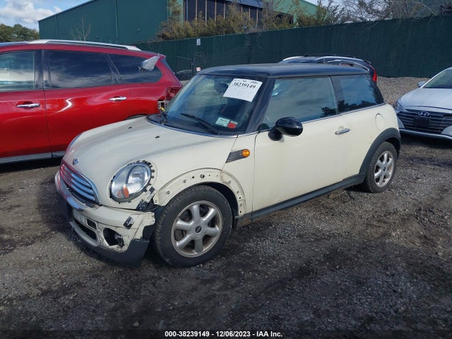 2010 MINI COOPER WMWMF3C50ATZ63888 Photo 1