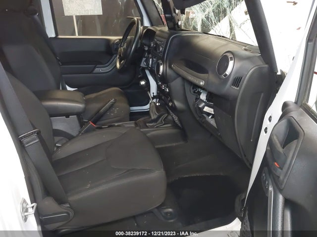 2016 JEEP WRANGLER UNLIMITED SPORT VIN: 1C4BJWDG5GL108221
