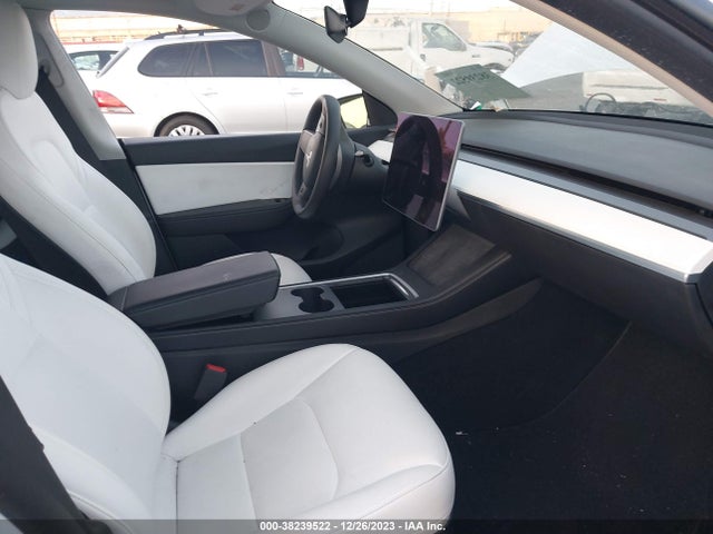 Tesla Model Y Long Range 2022 7SAYGDEE3NF369814 Image 5
