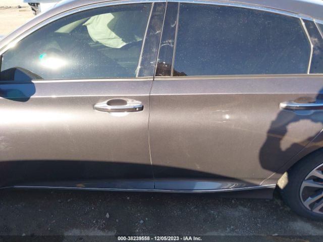 1HGCV3F97KA014532 Honda Accord Hybrid Touring