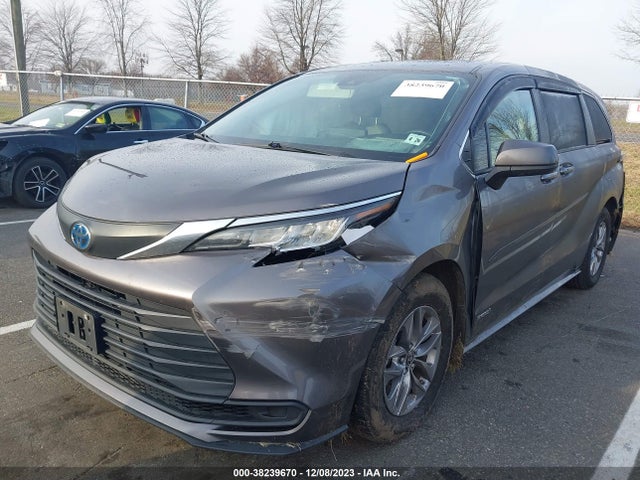 Toyota SIENNA LE 2021 5TDKRKEC8MS032369 Image 2