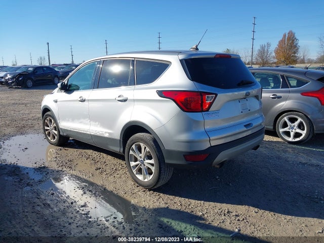 2019 FORD ESCAPE SE VIN: 1FMCU9GD4KUC49052
