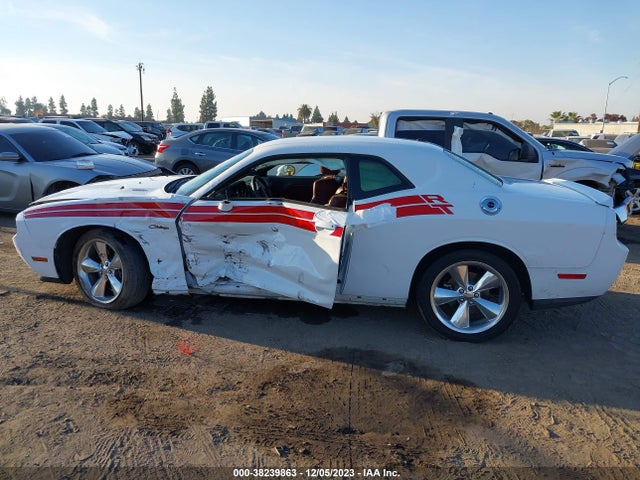2014 DODGE CHALLENGER R/T CLASSIC VIN: 2C3CDYBT1EH141061