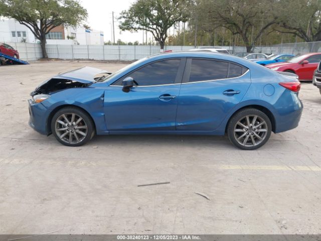3MZBN1V33JM214656 Mazda Mazda3 Touring