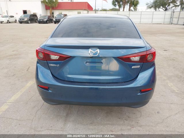 3MZBN1V33JM214656 Mazda Mazda3 Touring