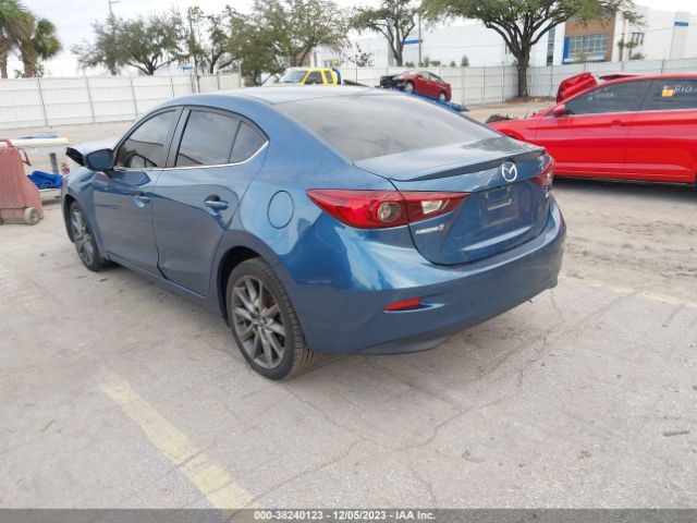 3MZBN1V33JM214656 Mazda Mazda3 Touring