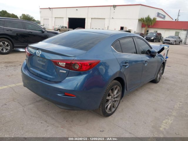 3MZBN1V33JM214656 Mazda Mazda3 Touring