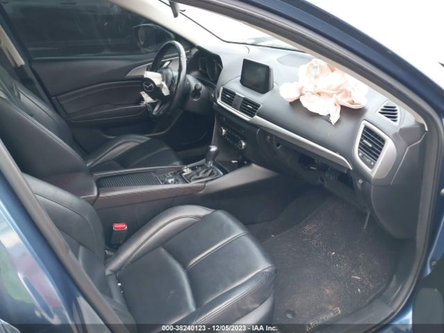 3MZBN1V33JM214656 Mazda Mazda3 Touring